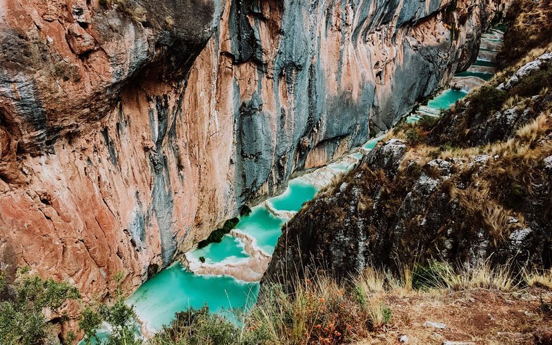 Aguas turquesas de Millpu de Ayacucho