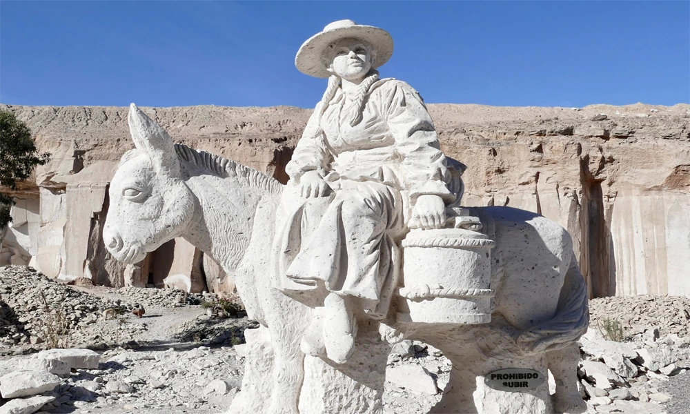 Tour al Cañón de Culebrillas y Ruta del Sillar
