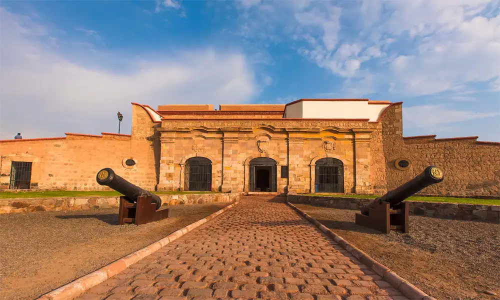 Tour Callao Monumental & Fortaleza del Real Felipe