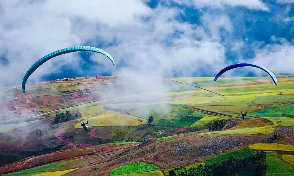 Parapente por el Valle Sagrado de los Incas | Vuela sobre los Andes desde Chinchero