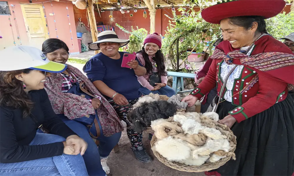 Chinchero Textile Interpretive Tour | Art and Living Traditions